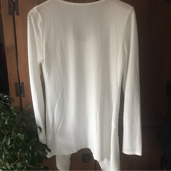 Beautiful Long White Nyah Top - Picture 2 of 5